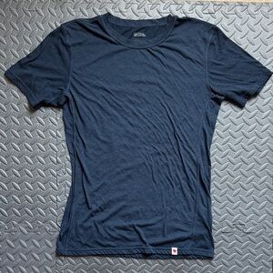 FJALL RAVEN Swedish Outdoor Clothing Dark Navy Crew Neck Tee - Size Small